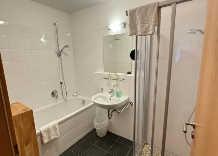 Steinadler Seekarspitz Fl - Skiing In דירה אוברטאורן